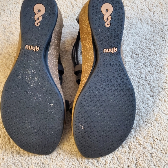 Ahnu Trolly Black Sandles Size 7 - Picture 5 of 5